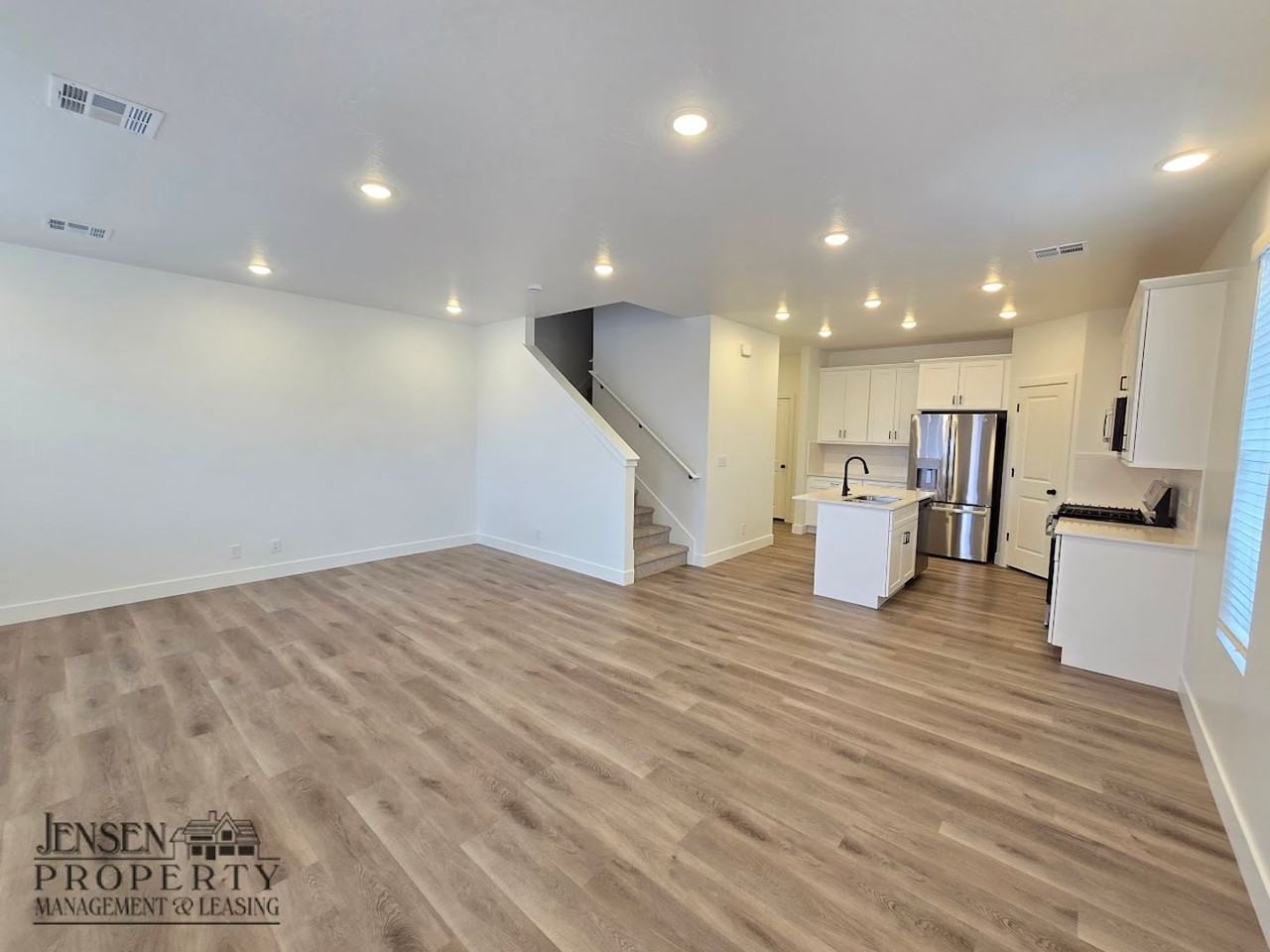 919 W Boxthorn Dr - Photo 3 of 19