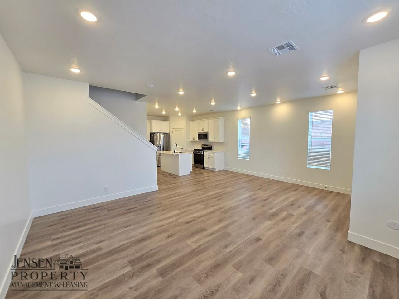 919 W Boxthorn Dr - Photo 4 of 19