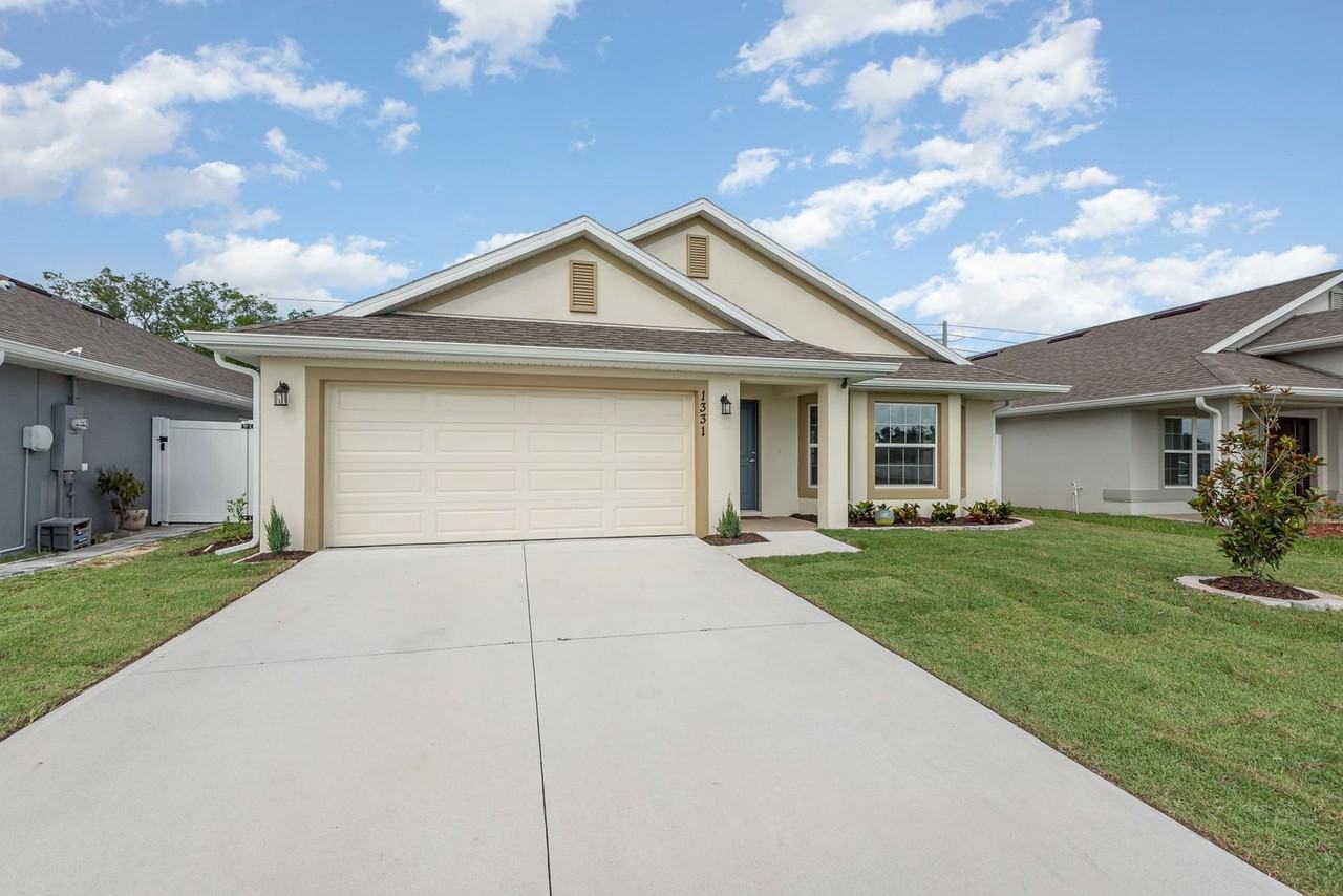 1331 Tupelo Cir - Photo 3 of 25