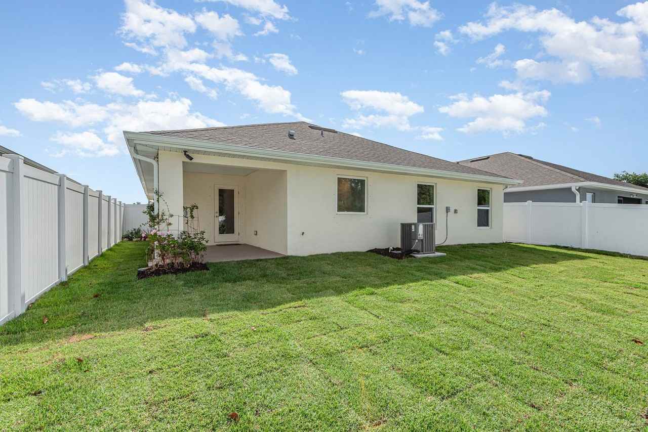 1331 Tupelo Cir - Photo 4 of 25