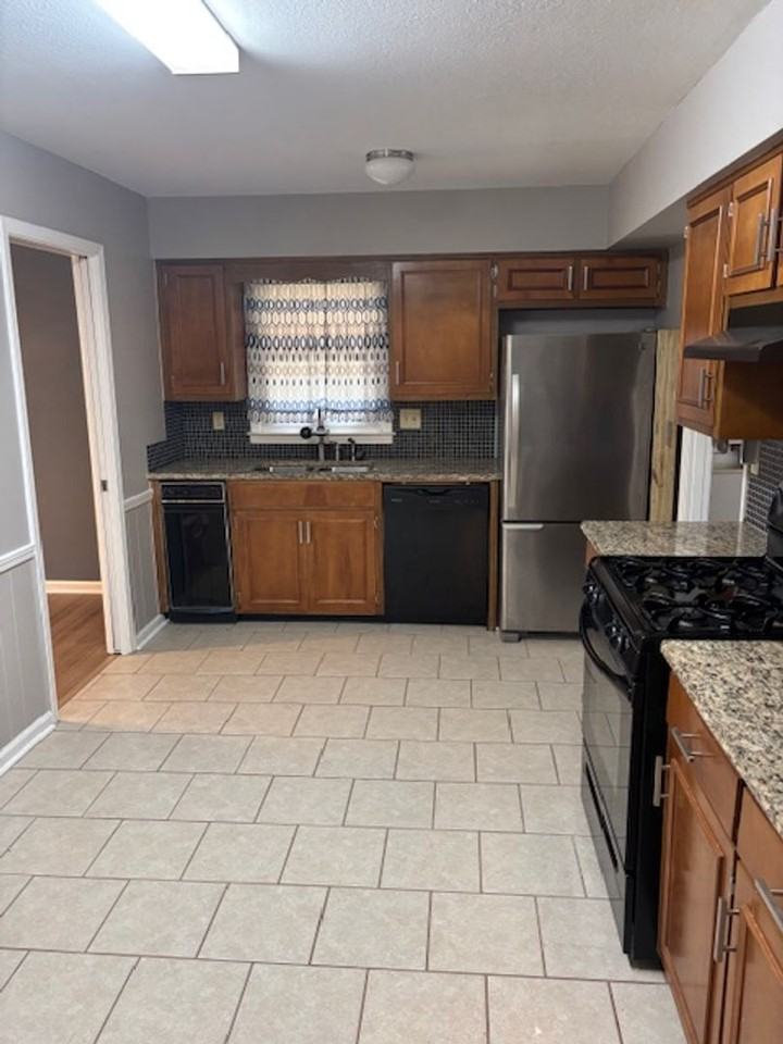 4108 King Arthur Pl - Photo 3 of 20