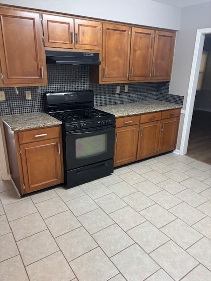 4108 King Arthur Pl - Photo 4 of 20