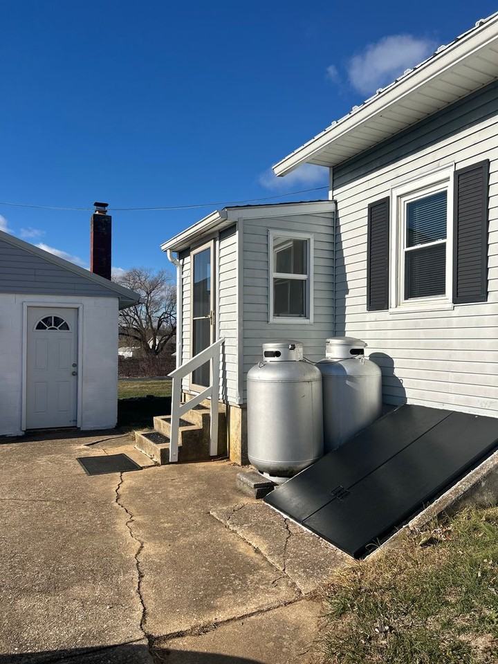 14 Hakes Hollow Rd - Photo 4 of 16