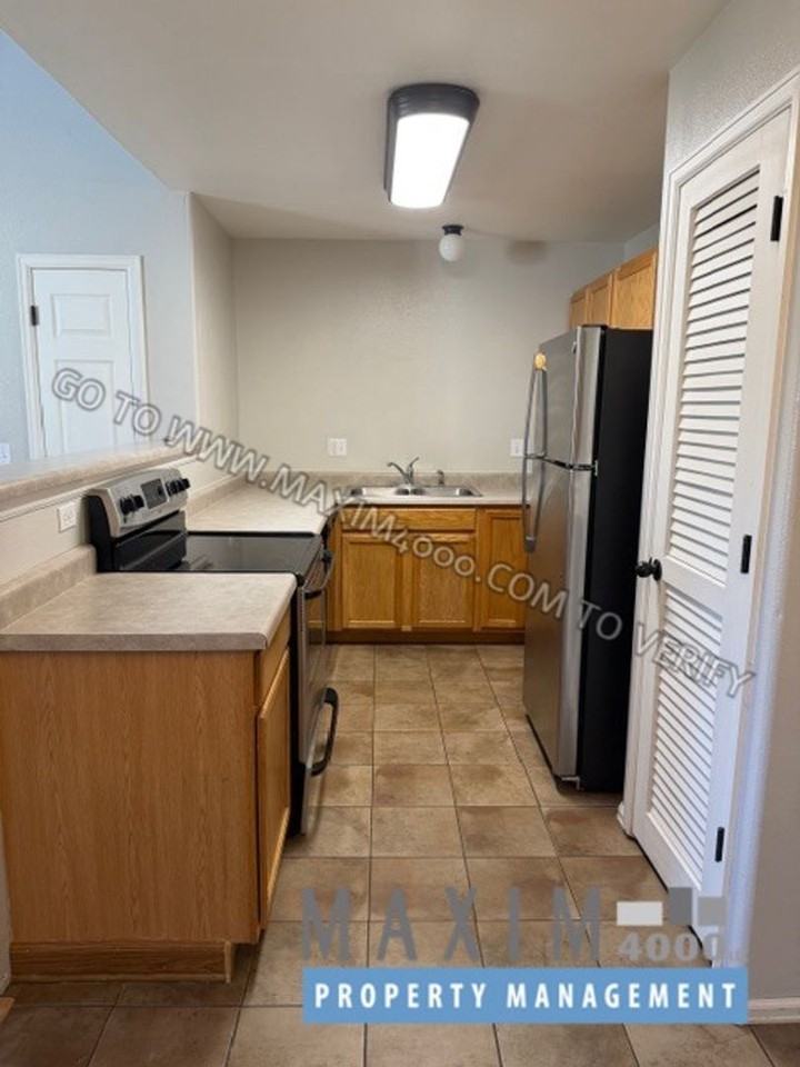 385 Sunnyside Cir - Photo 7 of 22