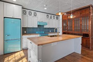 featured image of 400 N 9th St