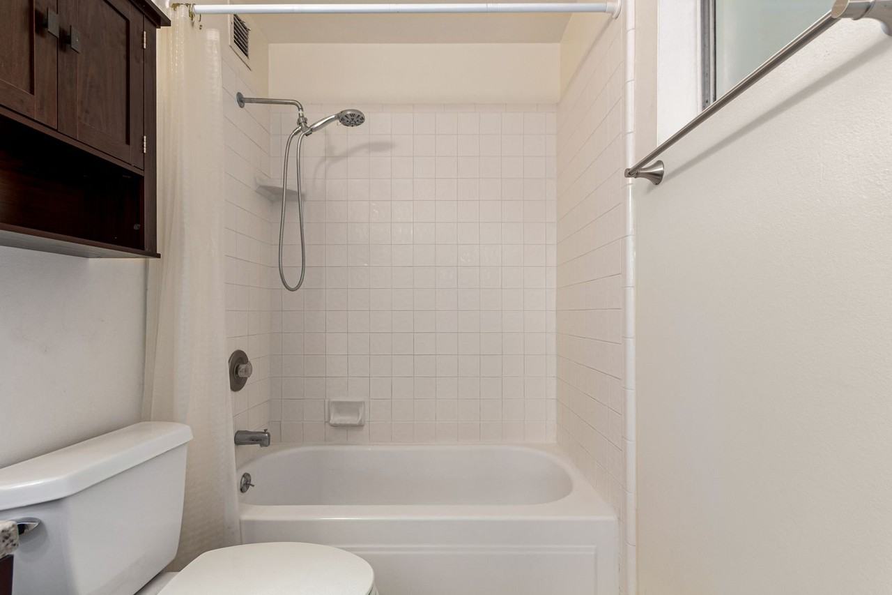 8450 E Indianola Ave - Photo 7 of 37