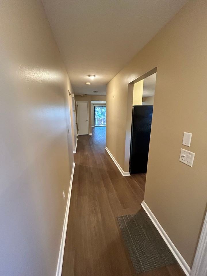 1005 W 11th Ct - Photo 6 of 26