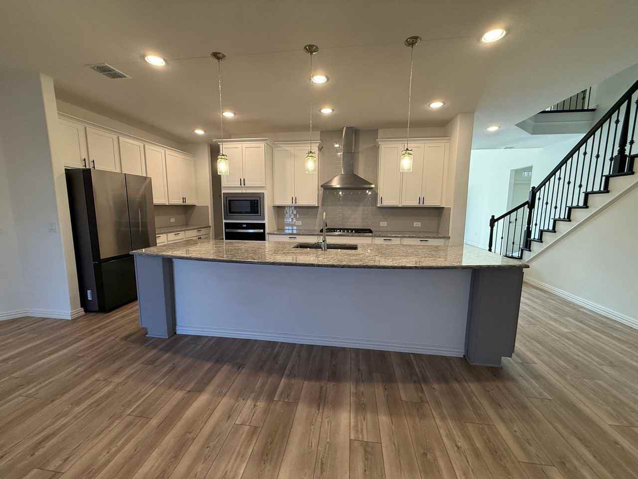 1529 Quentin Dr - Photo 2 of 23