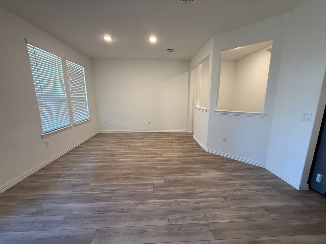 1529 Quentin Dr - Photo 3 of 23