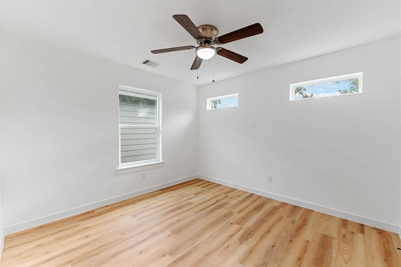 9320 Firnat St #B - Photo 7 of 18