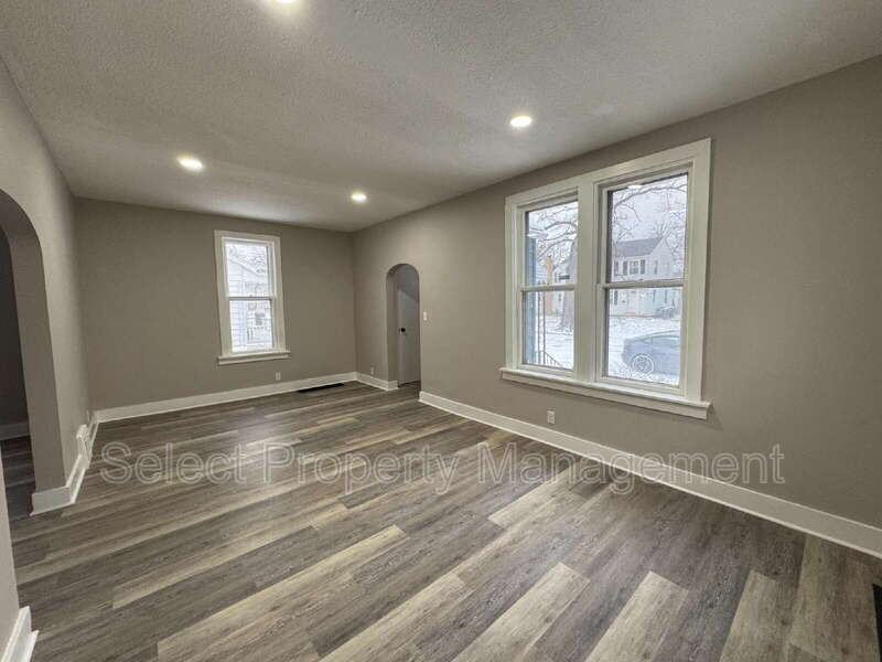 3930 Webster St - Photo 5 of 22