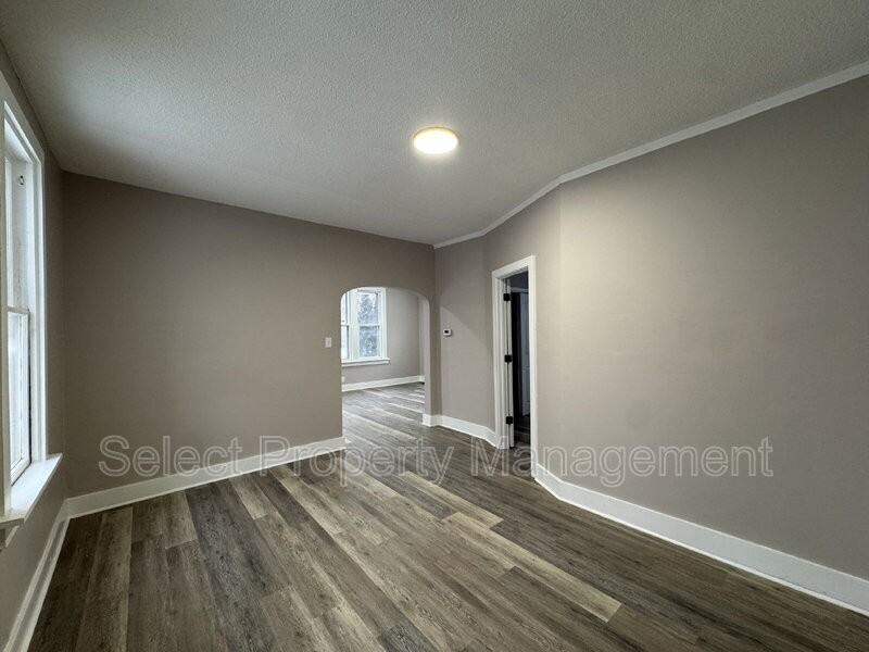 3930 Webster St - Photo 7 of 22