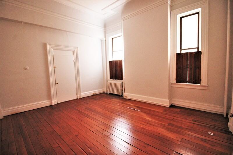 920 Saint Paul St #1B - Photo 4 of 6