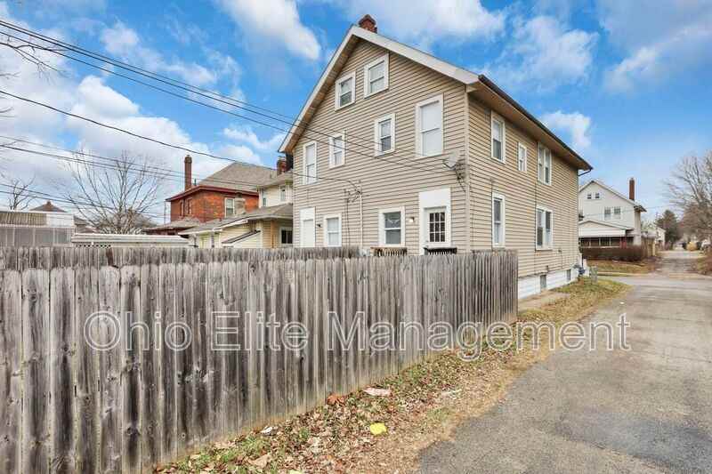 295 E Woodrow Ave - Photo 4 of 28