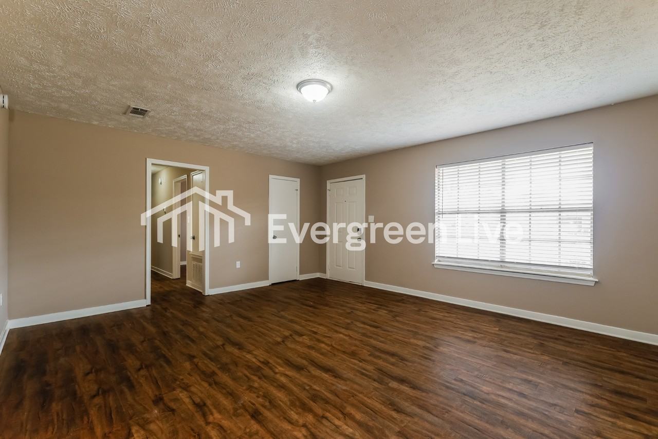 6153 Floral Dr - Photo 3 of 15