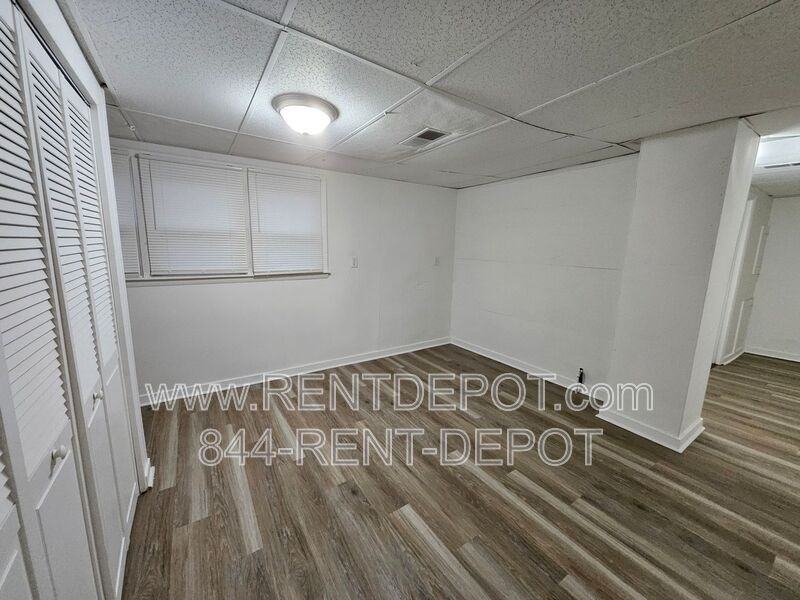 109 E Eichel Ave #B - Photo 2 of 14