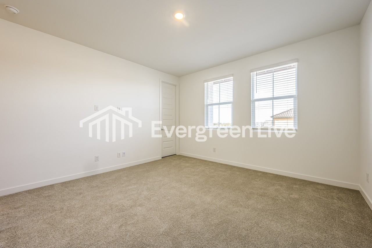 9844 W Verde Ln - Photo 7 of 15