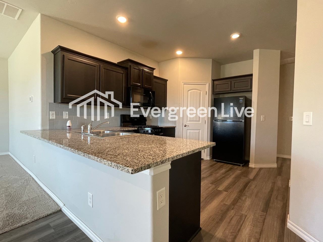 11124 Nw 95th Ct - Photo 3 of 22