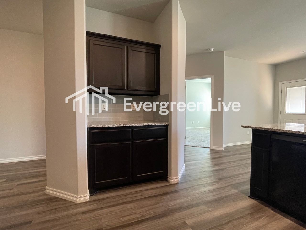 11124 Nw 95th Ct - Photo 5 of 22