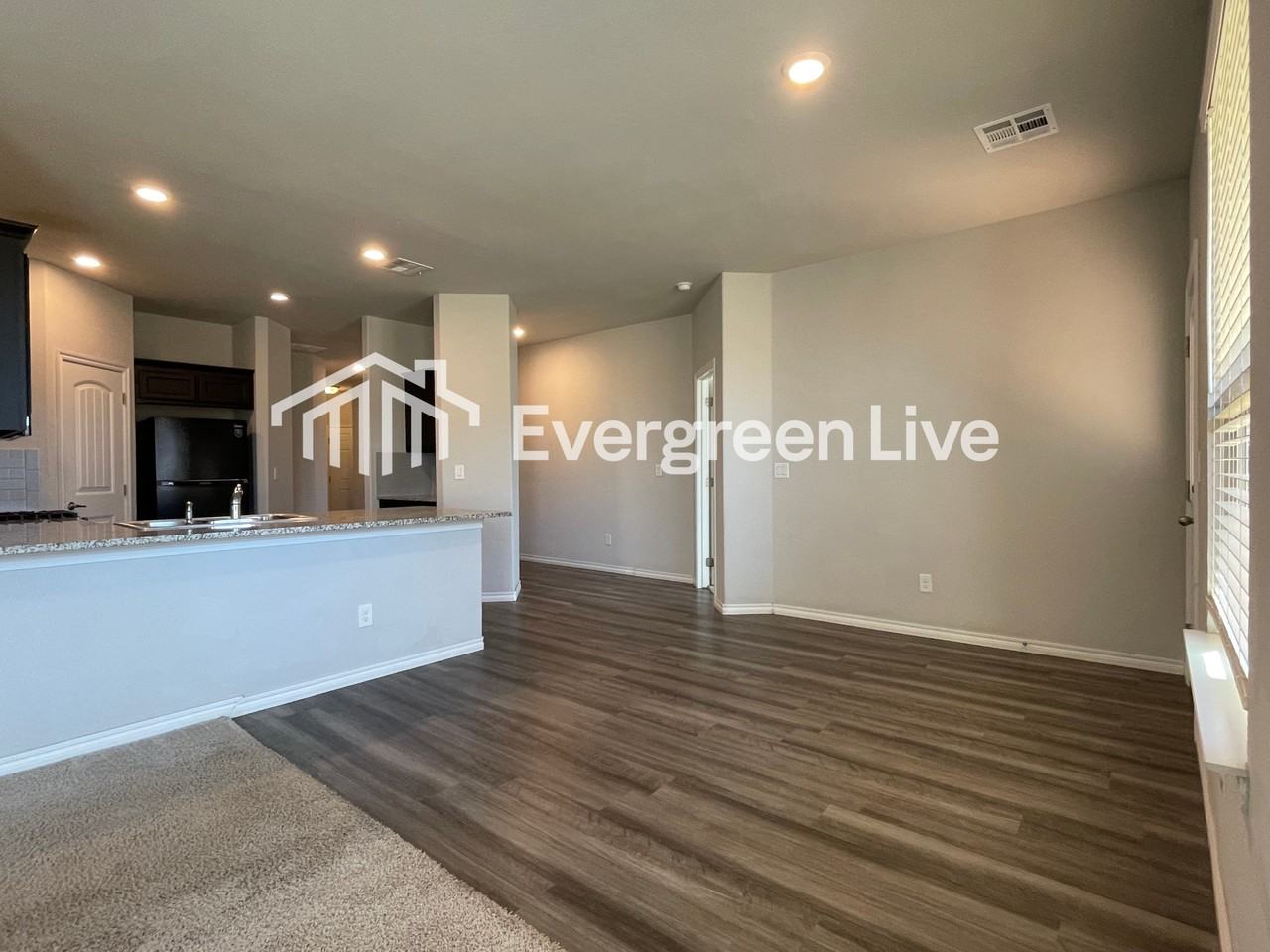 11124 Nw 95th Ct - Photo 6 of 22