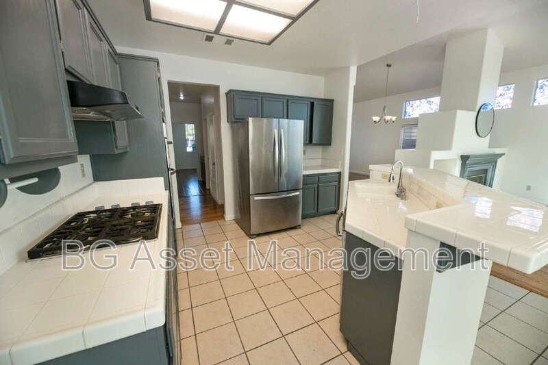 295 Avalon Cir - Photo 7 of 30