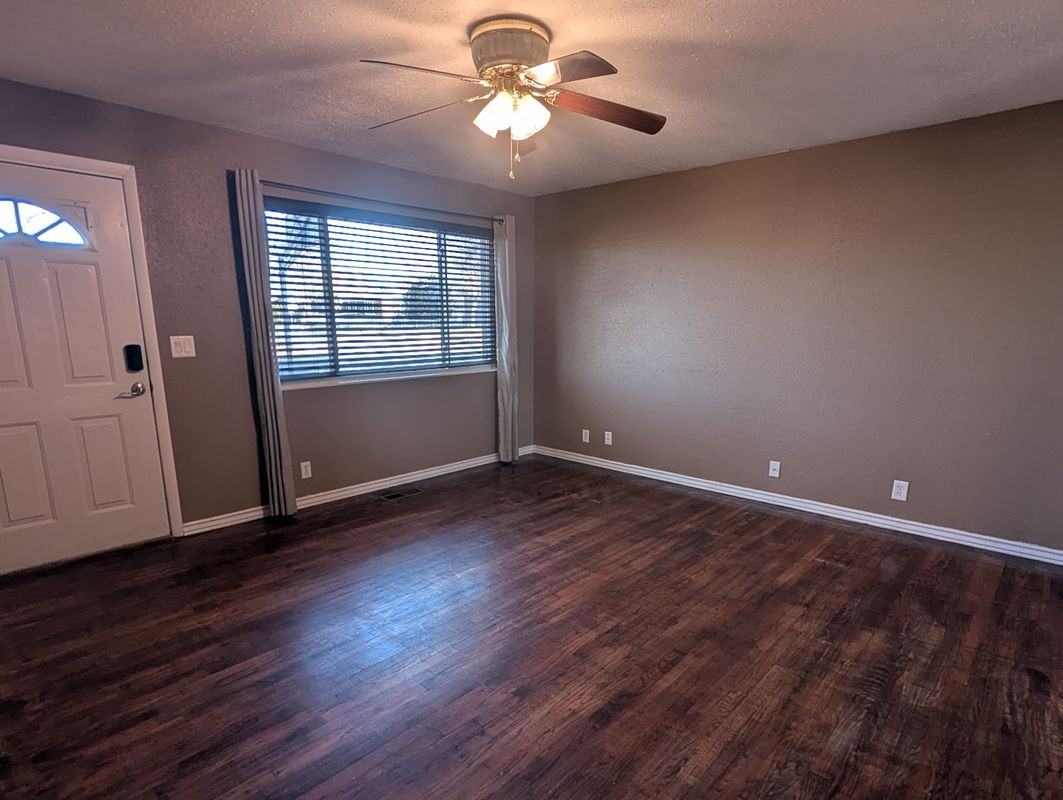 317 W 930 N - Photo 5 of 21