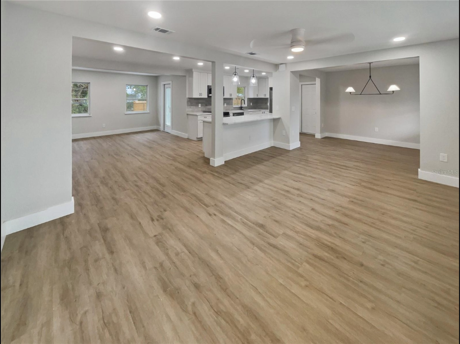 2642 49th St N - Photo 3 of 26