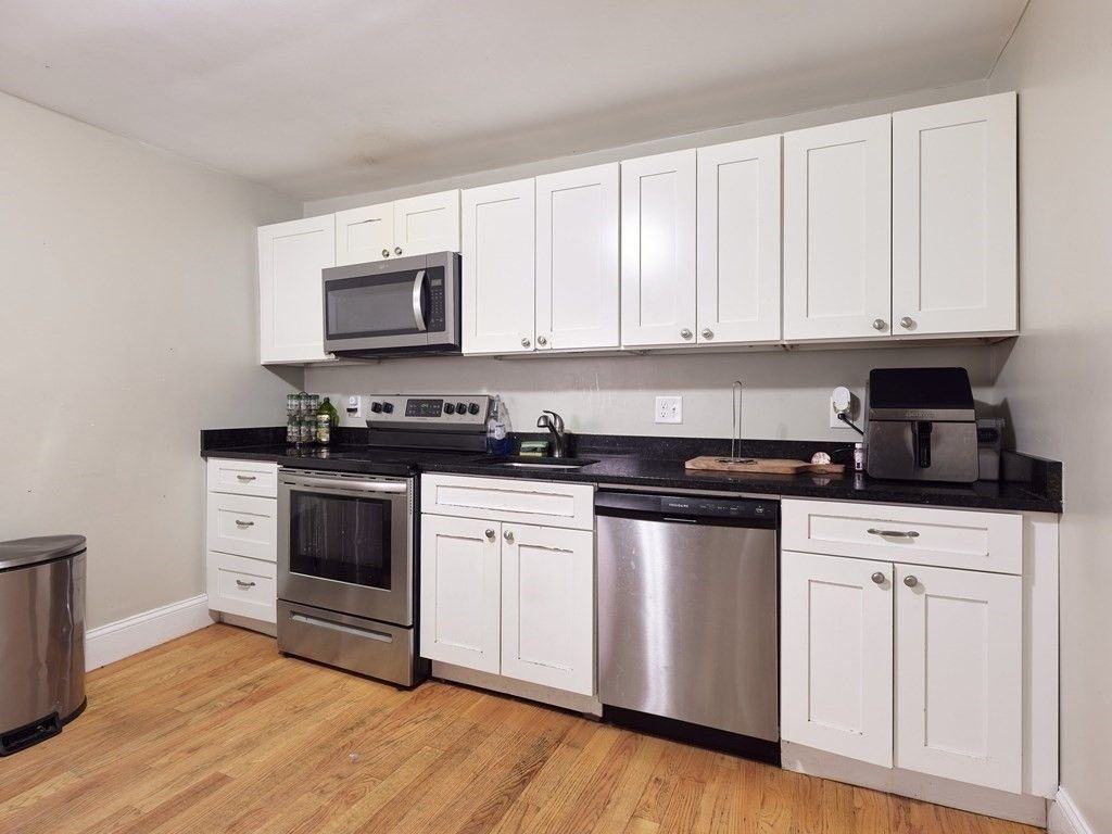 69 Parker St - Photo 3 of 13