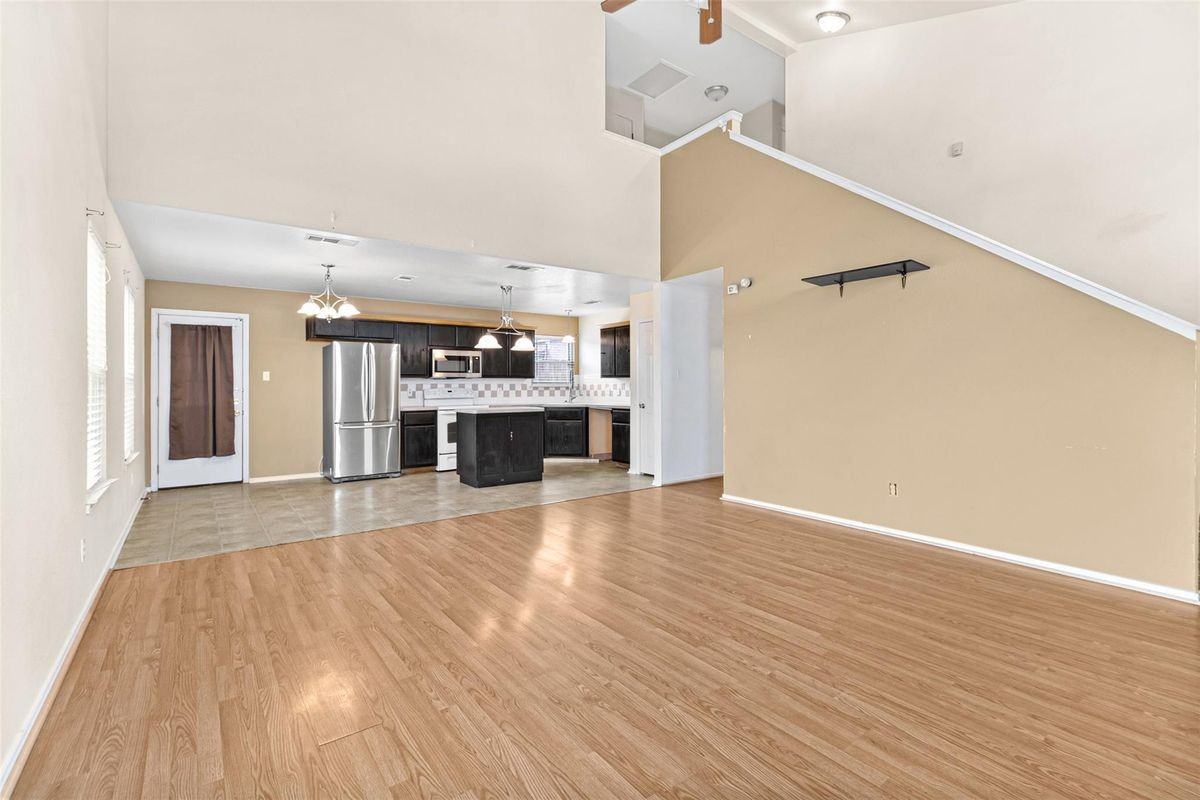 1112 Katelyn Cir - Photo 5 of 27