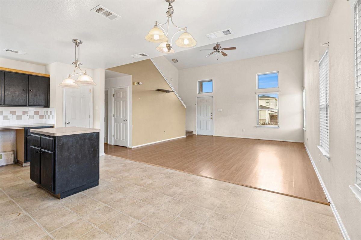 1112 Katelyn Cir - Photo 6 of 27