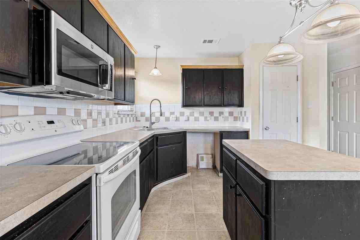 1112 Katelyn Cir - Photo 7 of 27