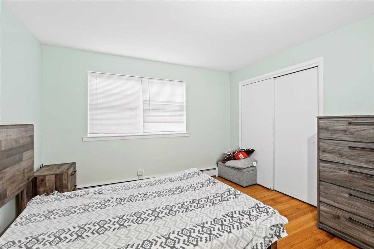 1725 Howard Ave - Photo 7 of 10