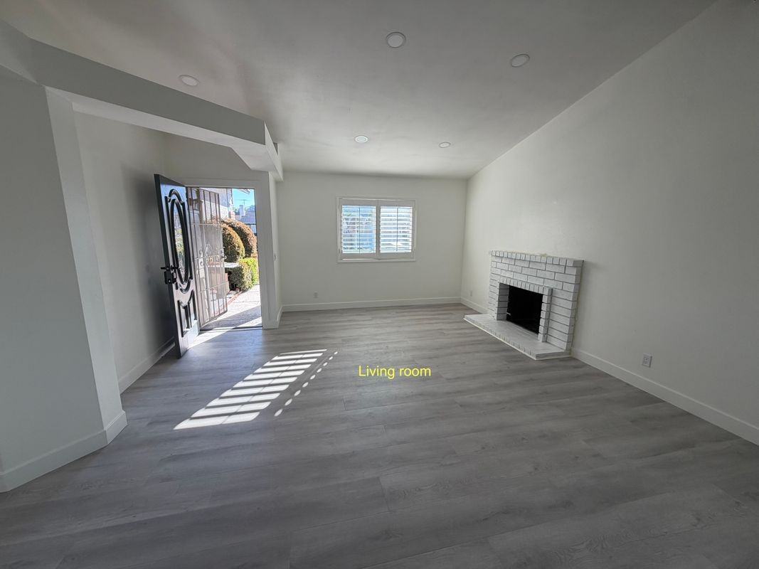 19147 Pilario St - Photo 5 of 11