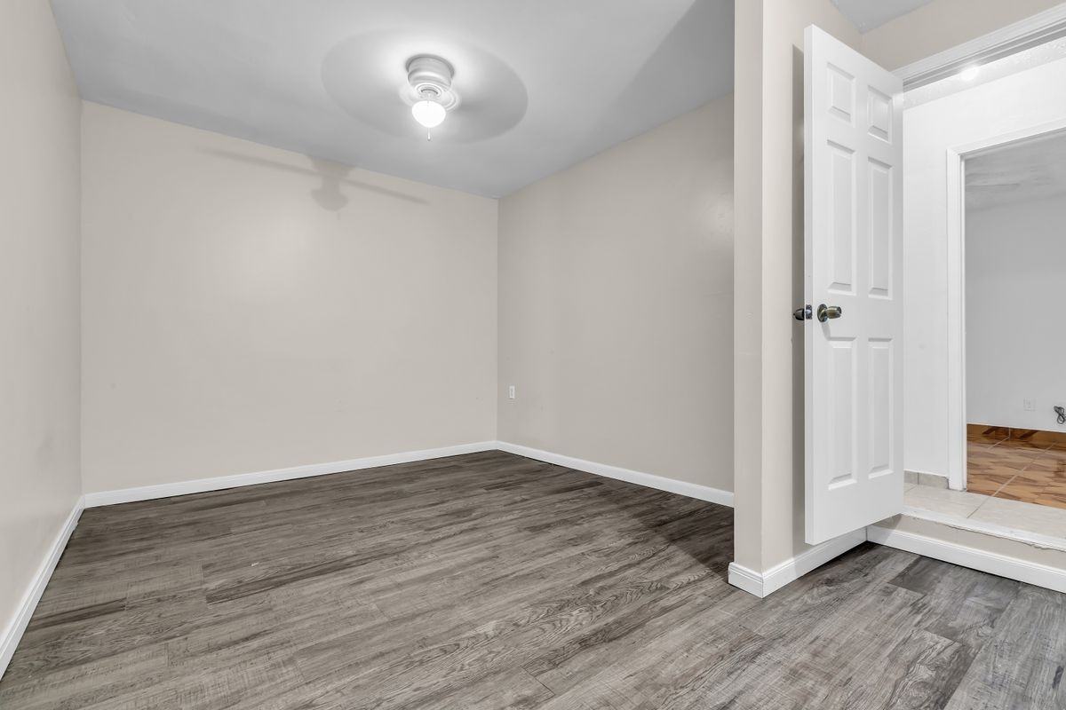 7227 Greenyard Dr - Photo 5 of 16