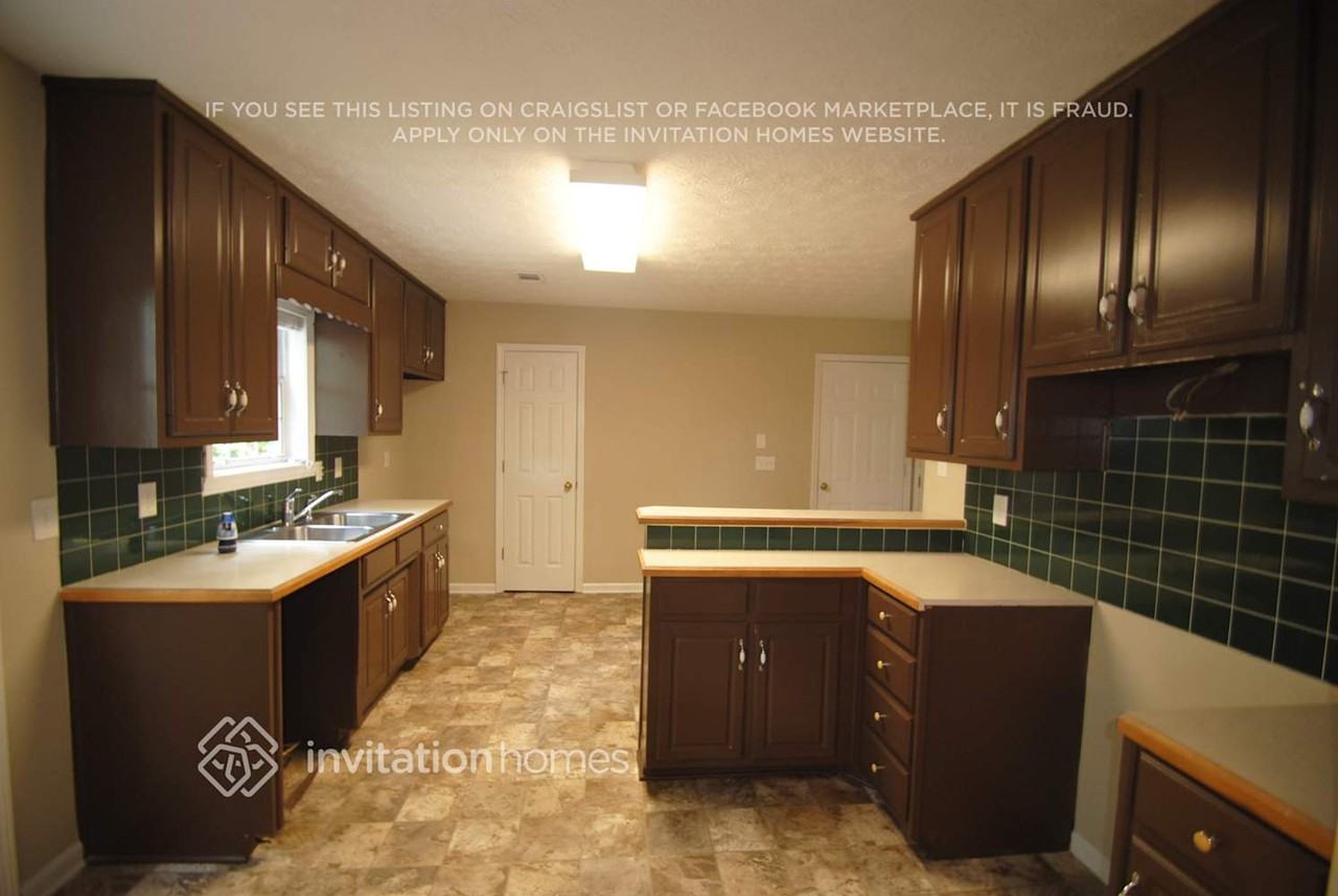 455 Allens Landing Ct - Photo 6 of 10