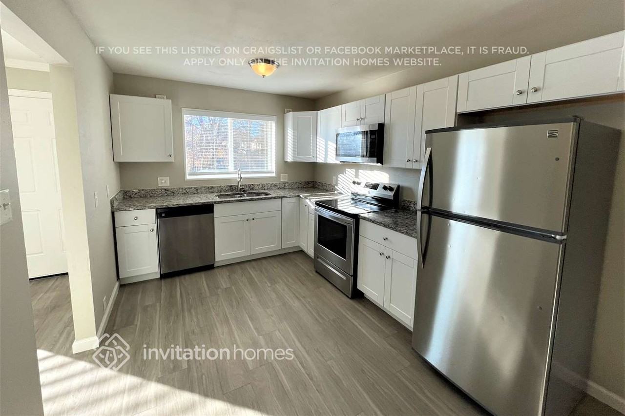 1061 E 105th Pl - Photo 5 of 19