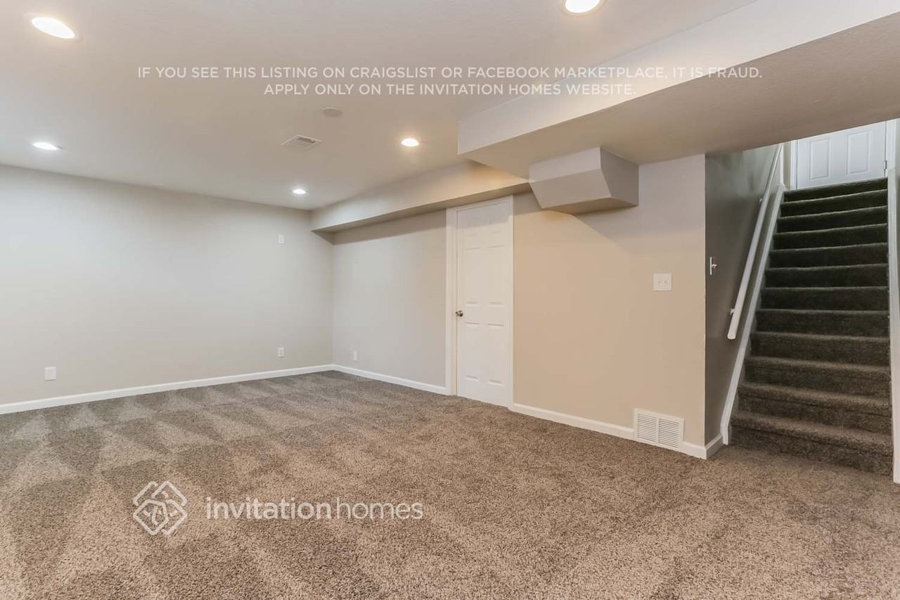 1061 E 105th Pl - Photo 7 of 19