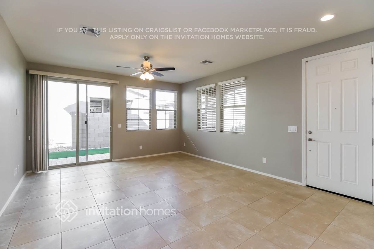 5722 E Butte St - Photo 3 of 17