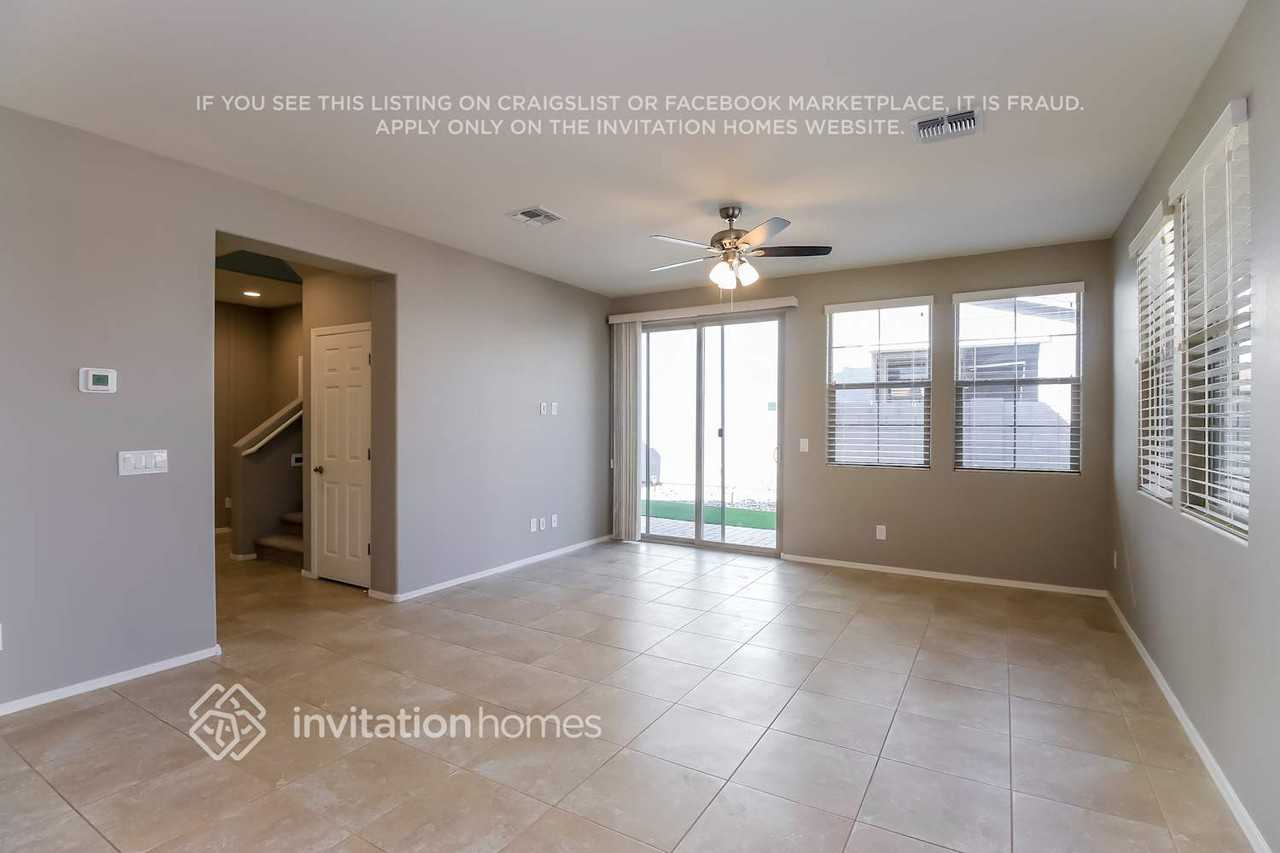 5722 E Butte St - Photo 4 of 17