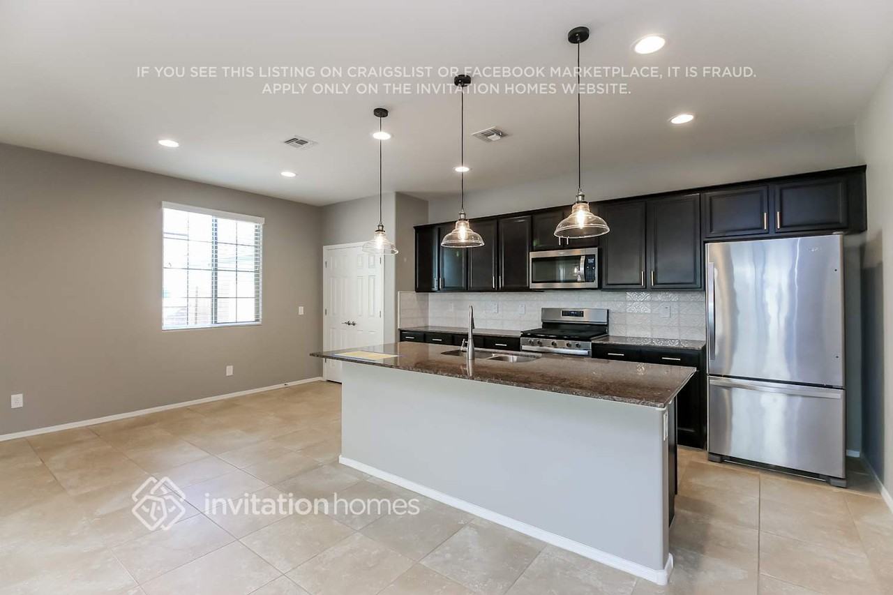 5722 E Butte St - Photo 6 of 17