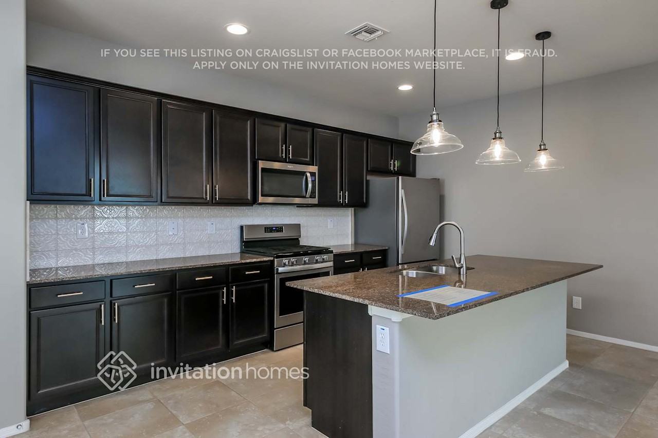 5722 E Butte St - Photo 7 of 17