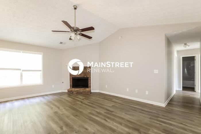 125 Waters Edge Dr - Photo 4 of 16