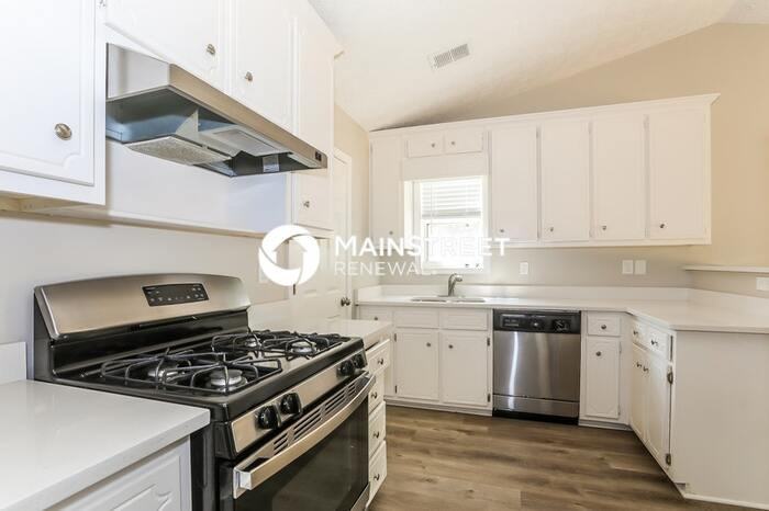 125 Waters Edge Dr - Photo 6 of 16