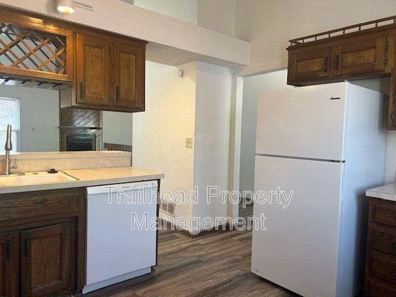 8307 Woodson Dr - Photo 5 of 26