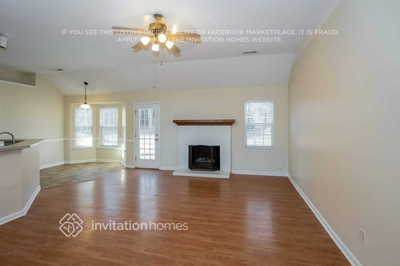 11803 Winter Pine Ln - Photo 5 of 18