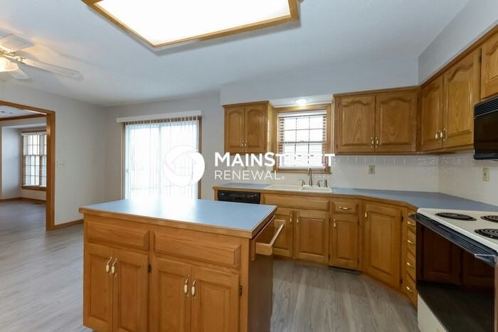 5620 Meadow View Dr - Photo 6 of 17