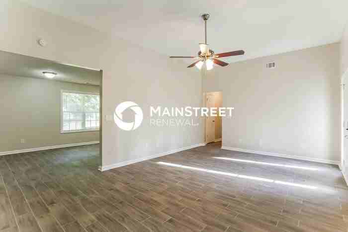 719 Woodwind Dr - Photo 4 of 16