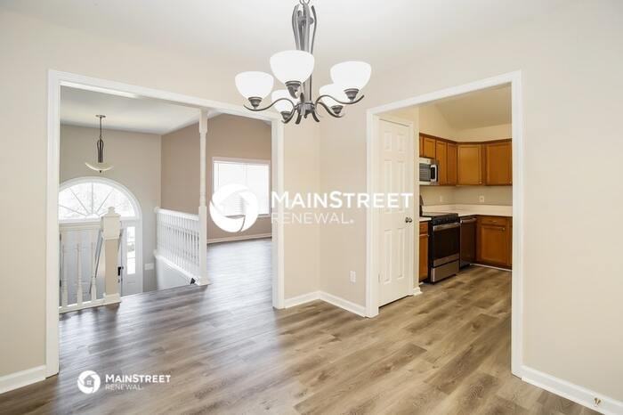 83 Greatwood Dr - Photo 6 of 17