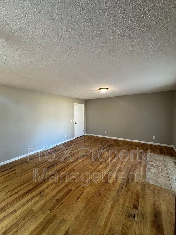 731 W Greenwood St - Photo 7 of 18