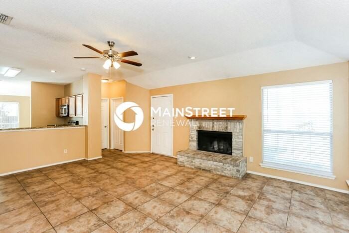 2720 Clovermeadow Dr - Photo 3 of 14